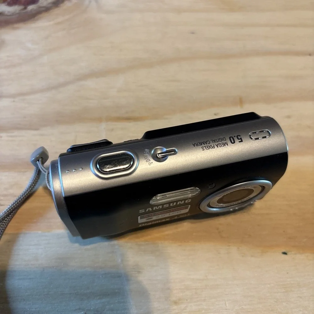 Samsung Digimax A503 5.0MP Compact Digital Camera Black PARTS OR REPAIR